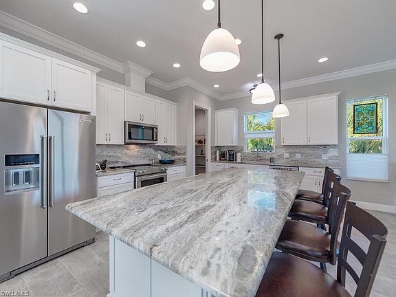 4th image of 275 Delmar Ave