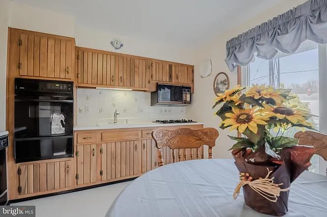 25 Charring Ln — Photo 10