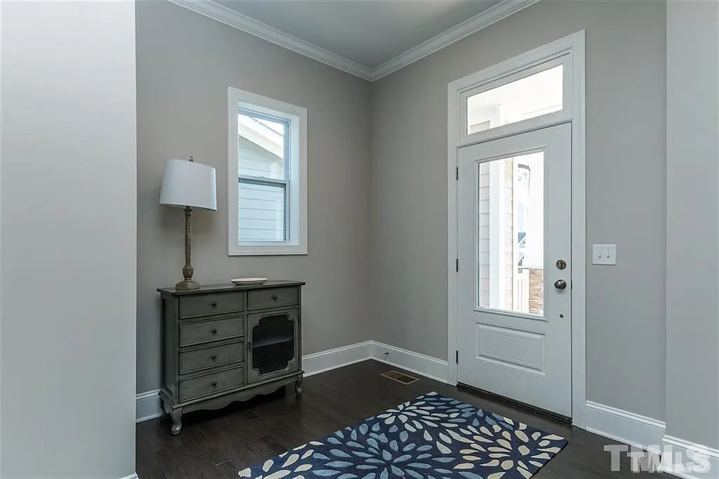 3 bed, 2.5 bath, 2608 sqft, $3,250 — Photo 4