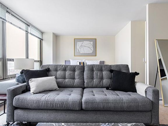 3rd image of 3452 N Lakeshore Dr #1208