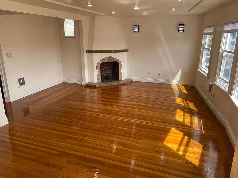 1572 Palou Ave — Photo 2