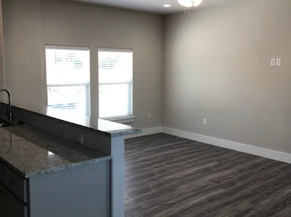 1121 Bernard St #102, Denton, TX 76201