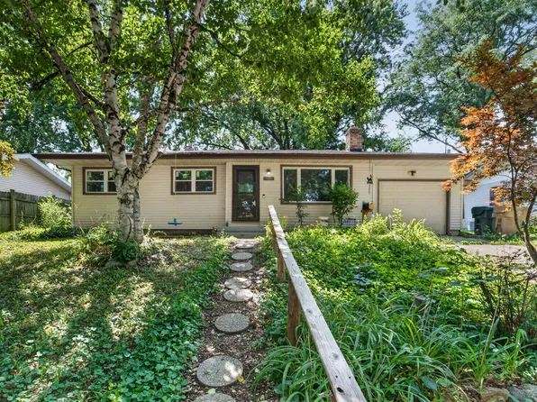 1121 Debra Ln, Madison, WI 53704