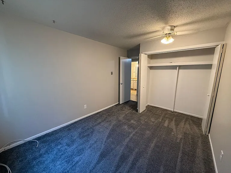 Executive House West — Photo 13