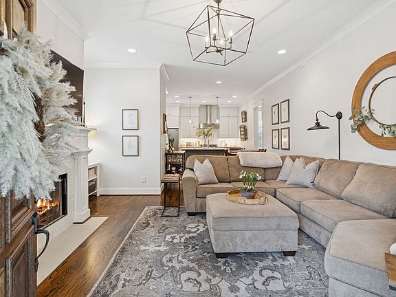 5th image of 3304C Hobbs Rd