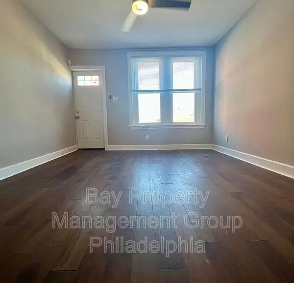 2022 W Toronto St — Photo 4