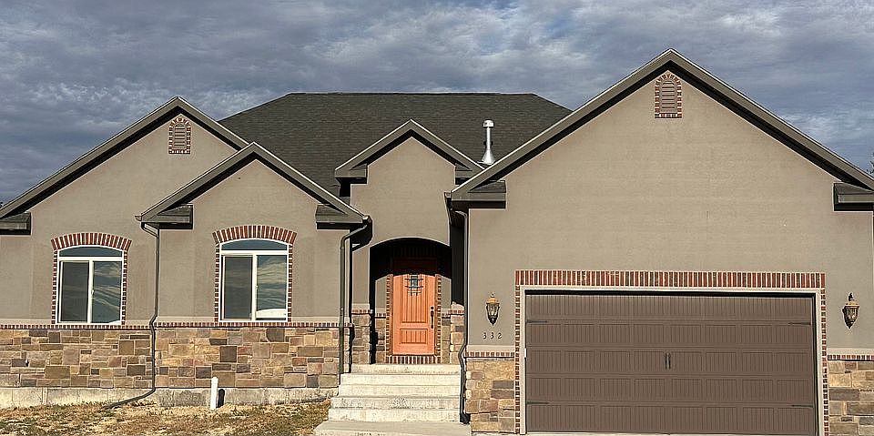 1st image of 332 Flagstone Dr