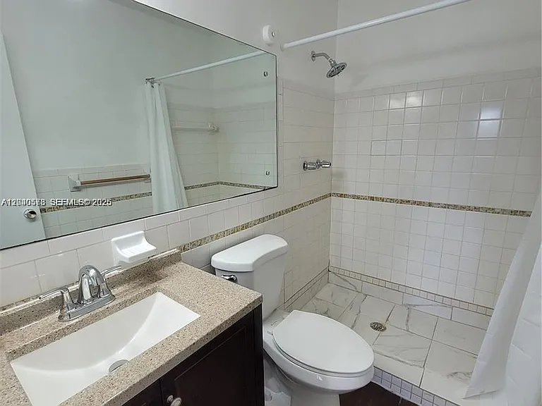 2832 W Fillmore St #18 — Photo 10