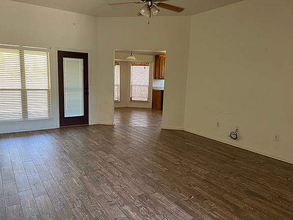 2nd image of 3204 Estate Dr