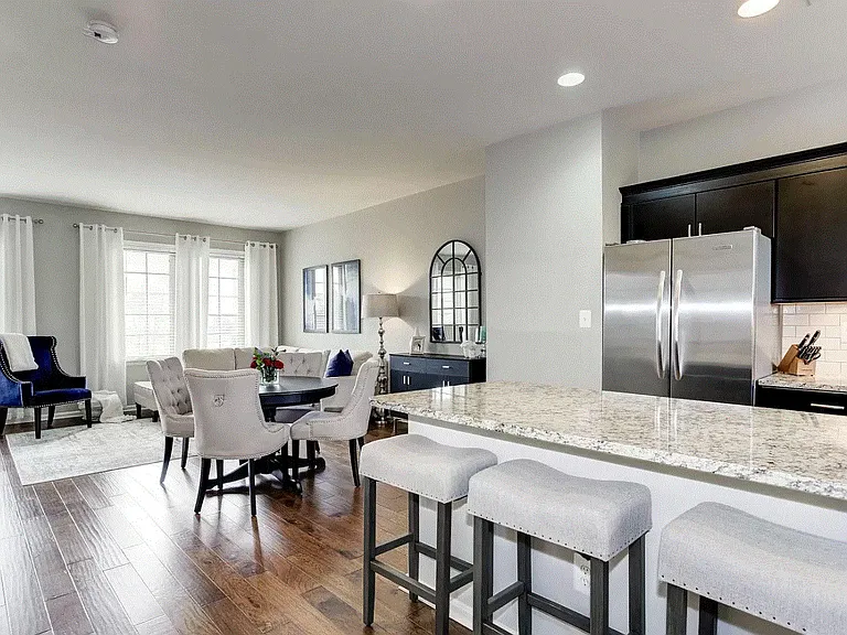 22832 Goldsborough Ter — Photo 27