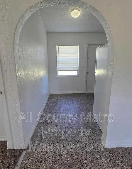 1220 Linda Ln — Photo 6