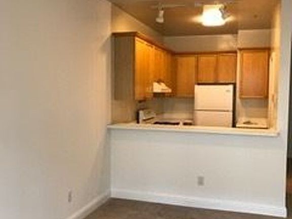 2nd image of 201 Franklin St