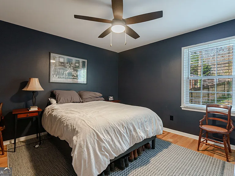196 Avalon Dr — Photo 32