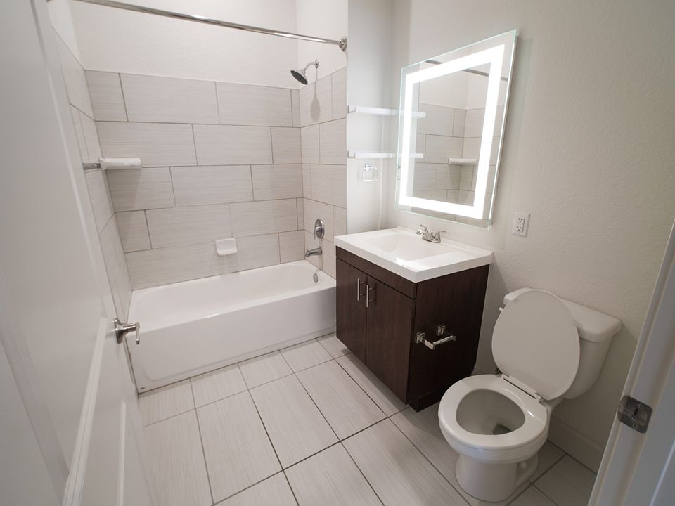 1st image of 219 NW 19th St APT 105