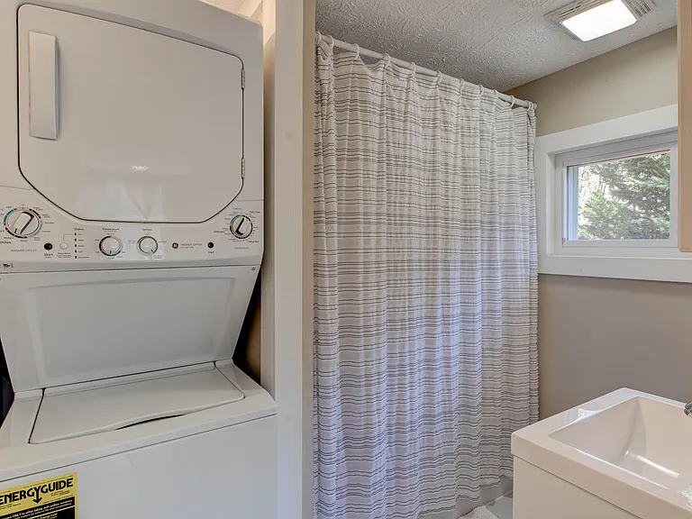 Washer/dryer in the bathroom