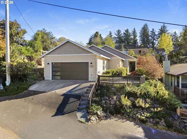 1580 8th St, Astoria, OR 97103