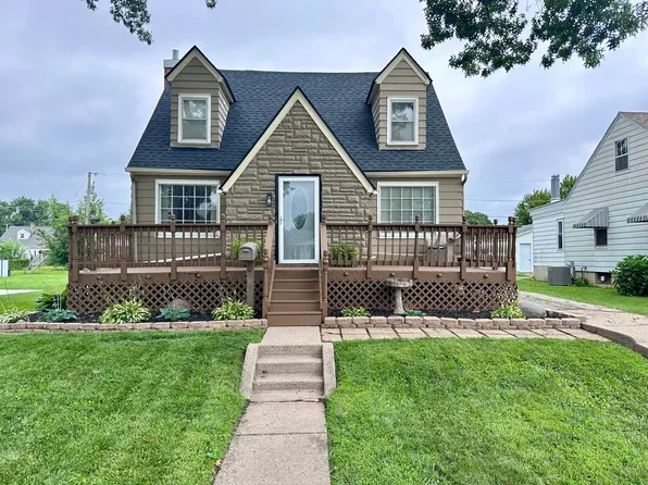 806 W 12th St, Sterling, IL 61081