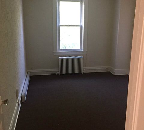 5th image of 107 S Kossuth St