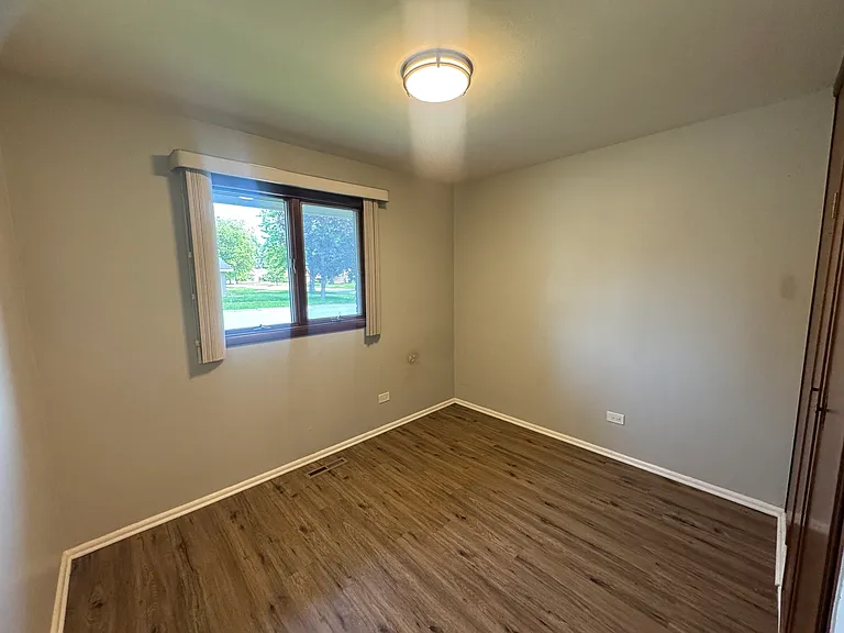 820 Park Ave — Photo 8