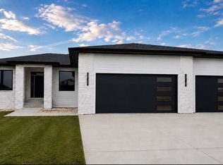 5508 E Morningside Cir, Sioux Falls, SD 57110