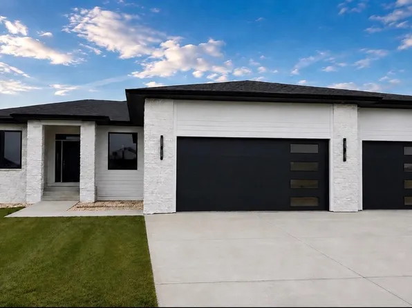 5508 E Morningside Cir, Sioux Falls, SD 57110