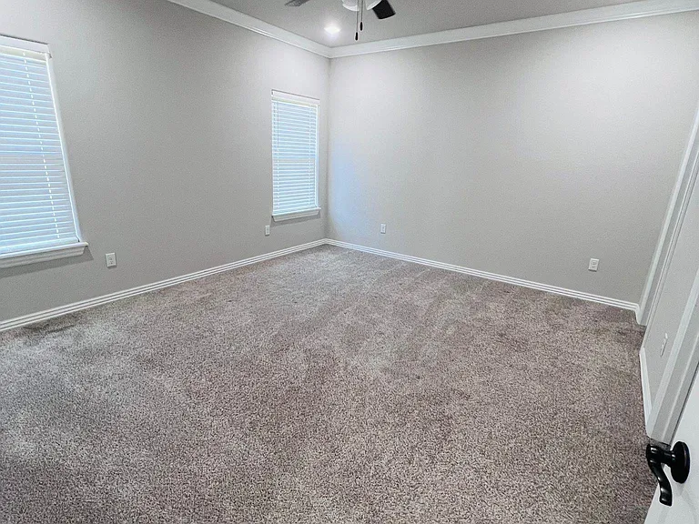 601 Holly St — Photo 25