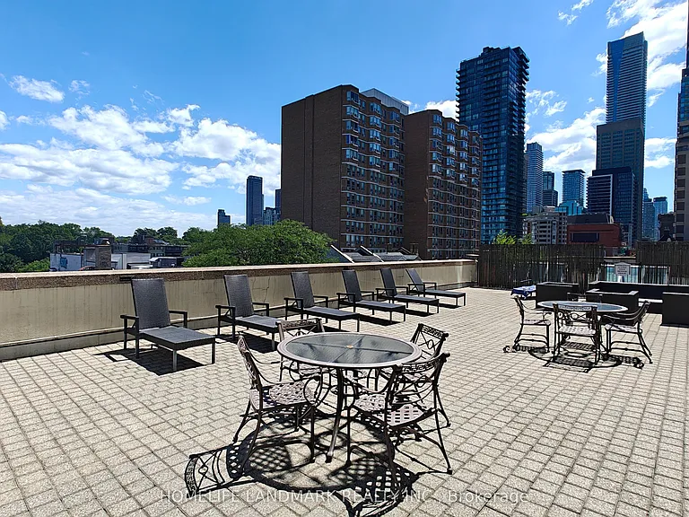 942 Yonge St #1116 — Photo 17