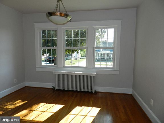 4th image of 603 Melchers Dr