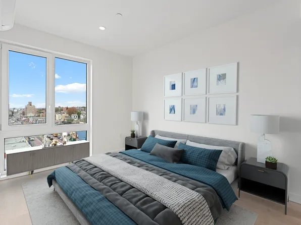 172-02 Hillside Avenue image 3 of 13