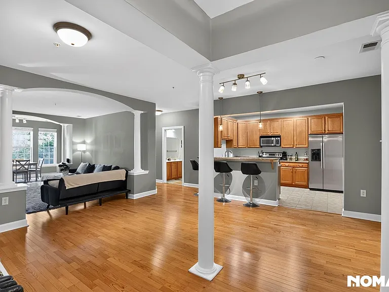 100 Edelen Station Pl #204 — Photo 10