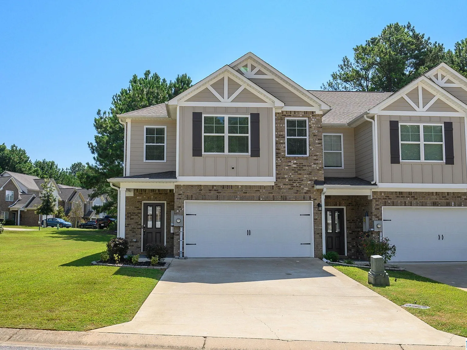 4 bed, 2.5 bath, 2271 sqft, $2,450 — Photo 1
