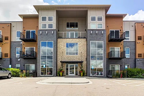 Lakeside Flats Photo 1