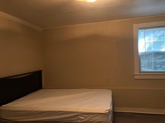 4th image of 4601 Harrison St #B