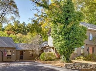 255 Wood St, Hopkinton, MA 01748