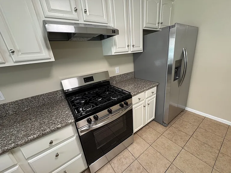 6842 Morella Ave #3 — Photo 19