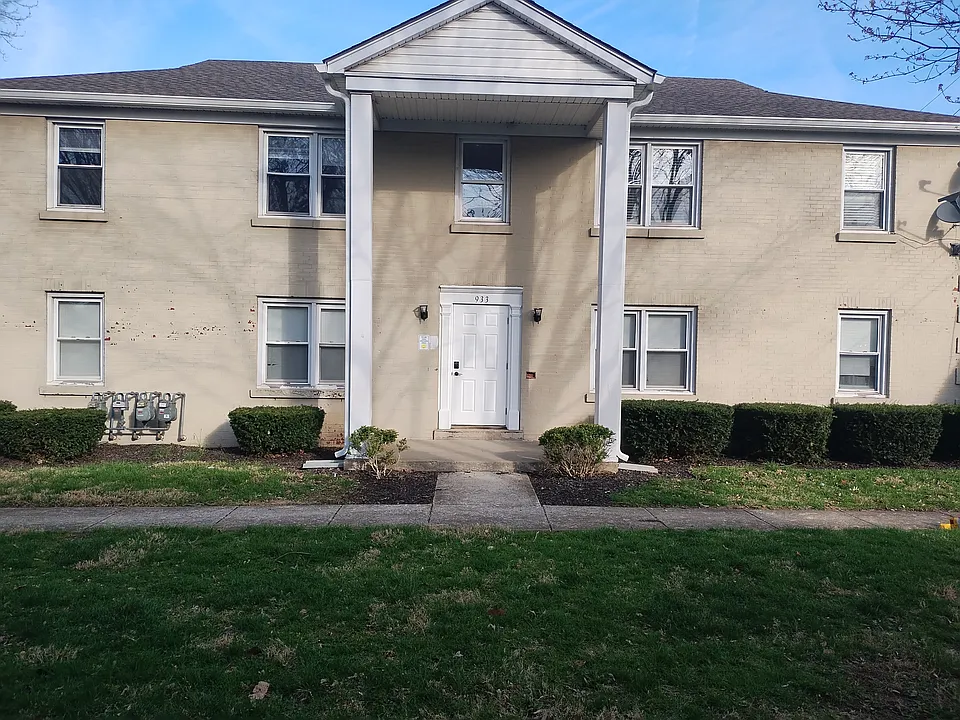 933 N Broadway #4