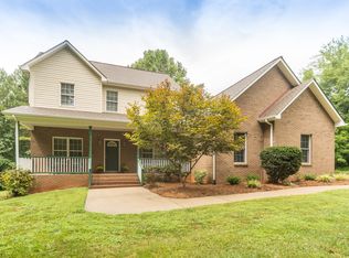 1944 Forest Ridge Dr, Stanley, NC 28164