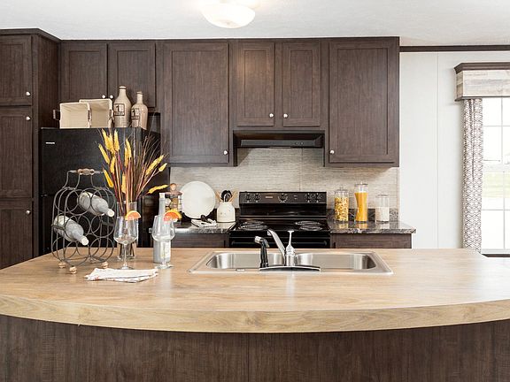 4th image of 1135 W Superior St #82