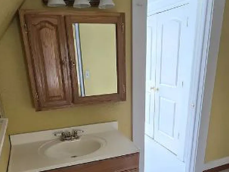 104 N Grove St — Photo 16