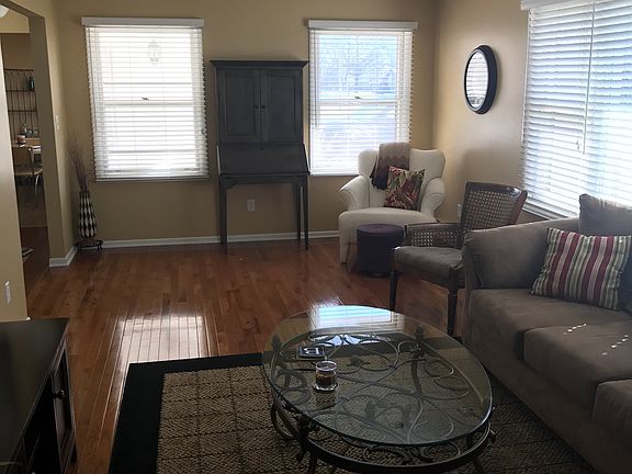 5th image of 605 Baker Ave