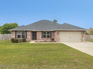 18067 Prairie Dr, Saucier, MS 39574