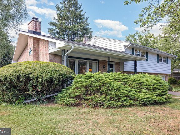 2nd image of 1711 Cedar Cliff Dr