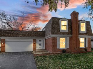 16 W Bailey Rd, Naperville, IL 60565