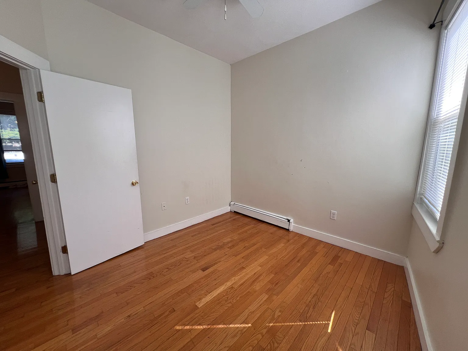 3 bed, 870 sqft, $3,200 — Photo 4