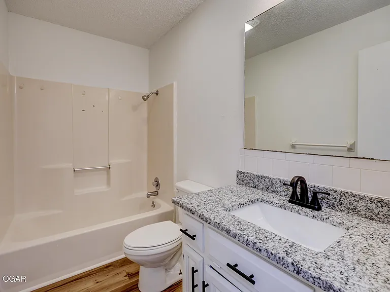 3040 W 15th St — Photo 13