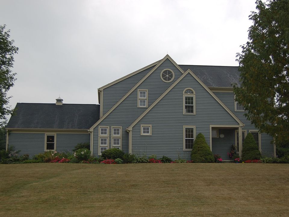 1st image of 11 Breezy Knoll Dr