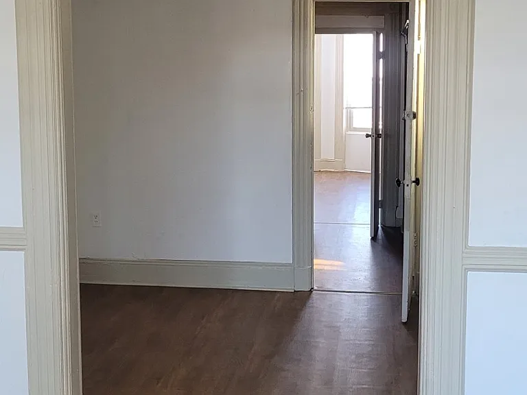 360 54th St #3A — Photo 4