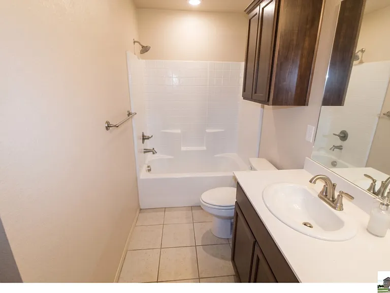 1705 Montell St #A — Photo 30