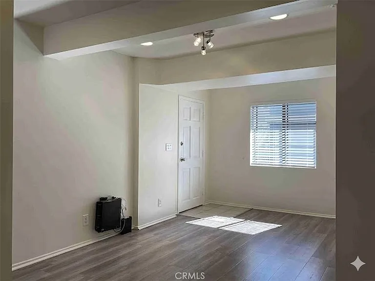 224 Bayview Dr #224 — Photo 2