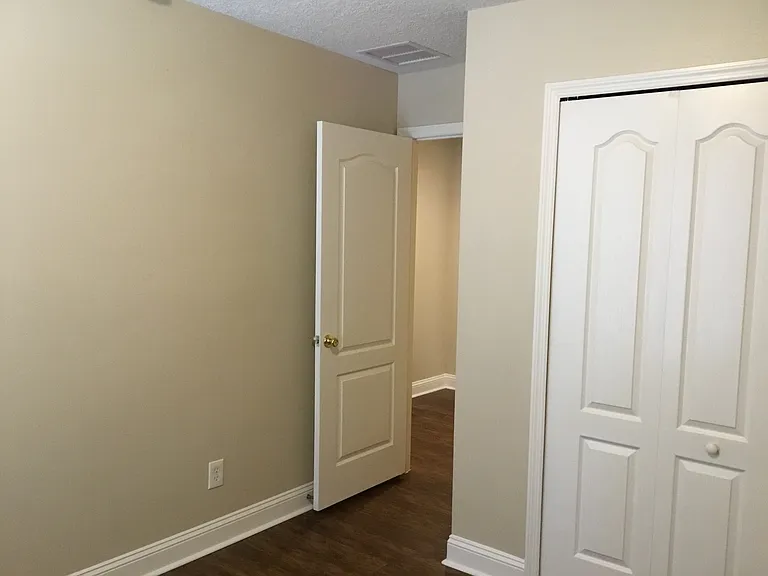 2320 Brian Lakes Dr E — Photo 20